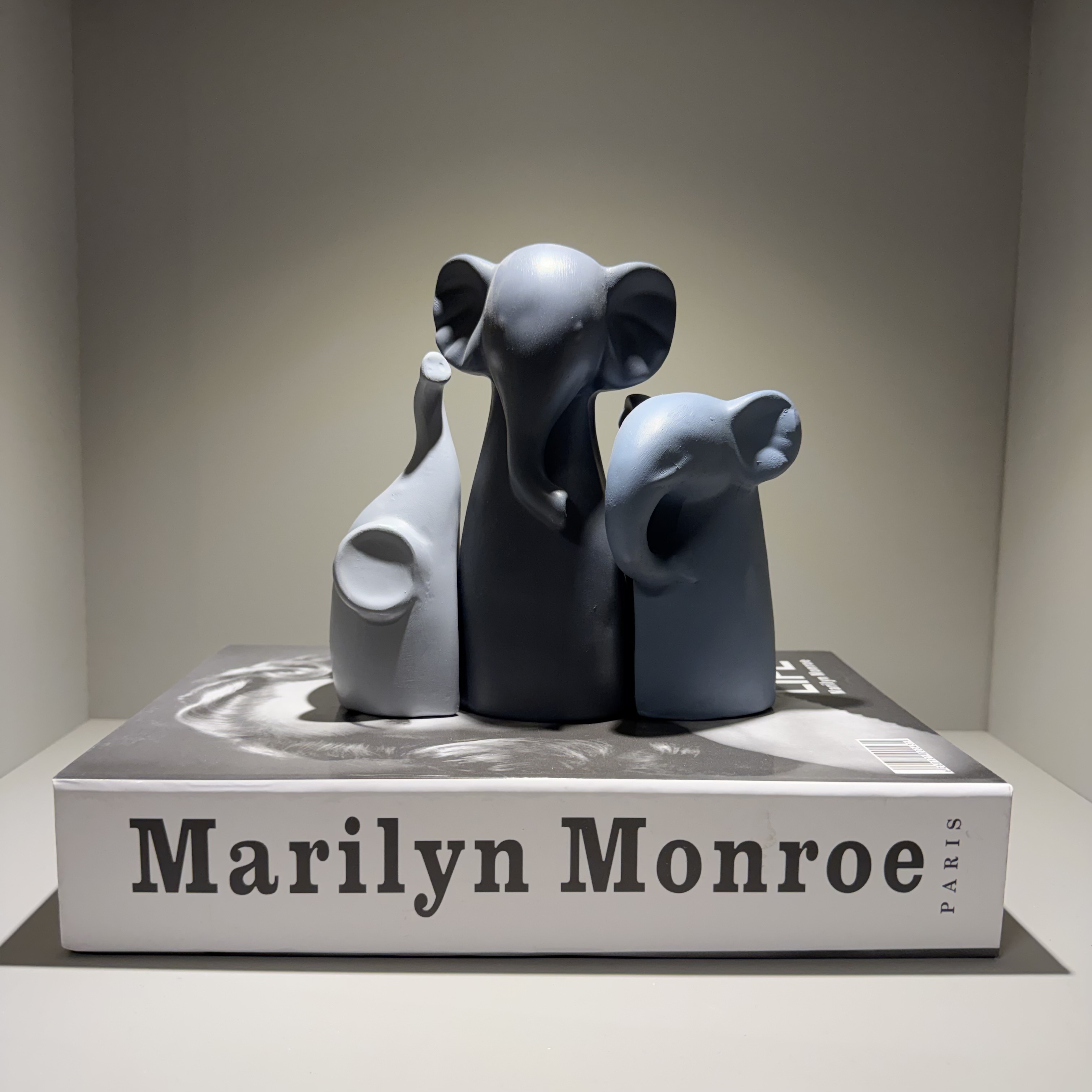 مجسمه فیل خانواده