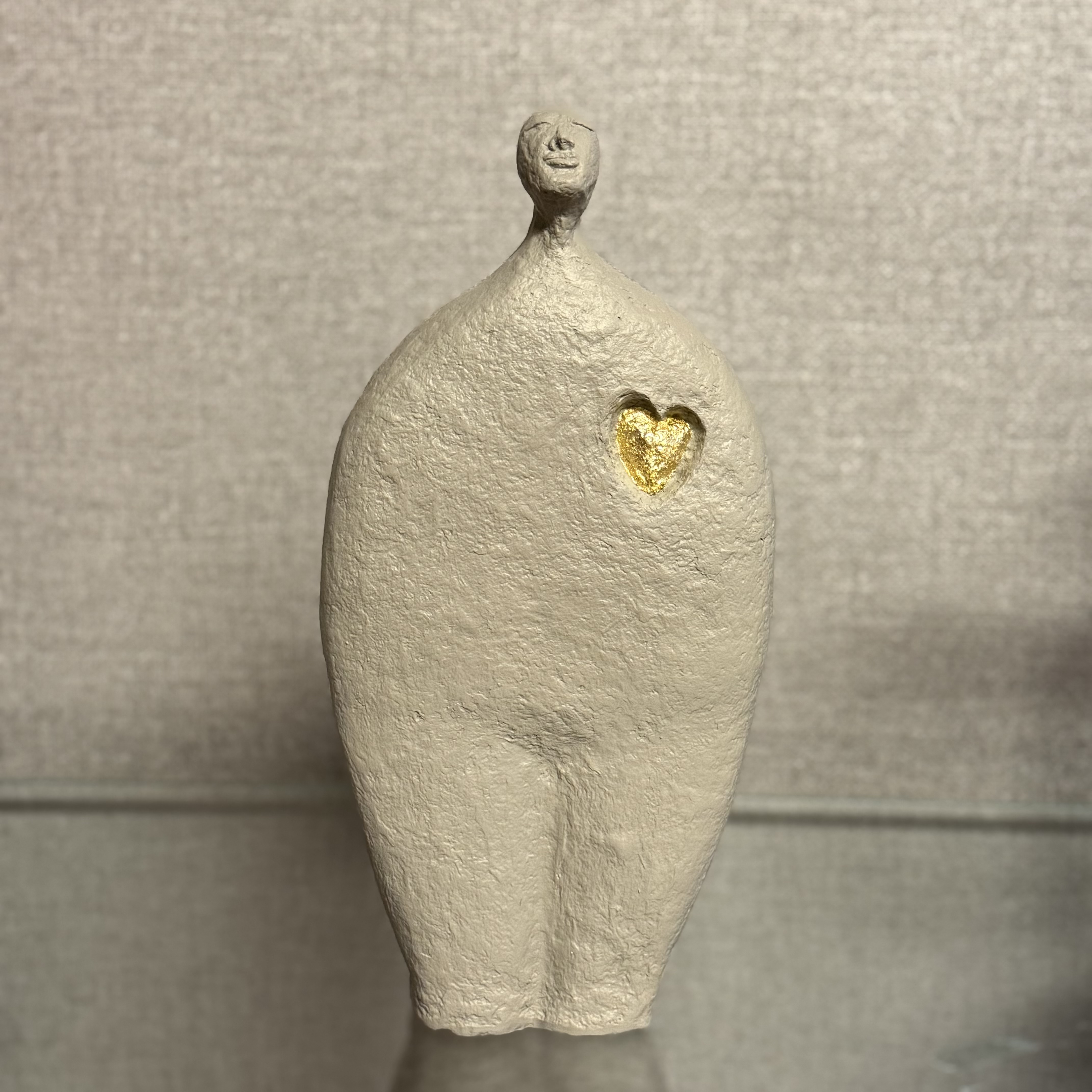 مجسمه آدمک قلب طلایی