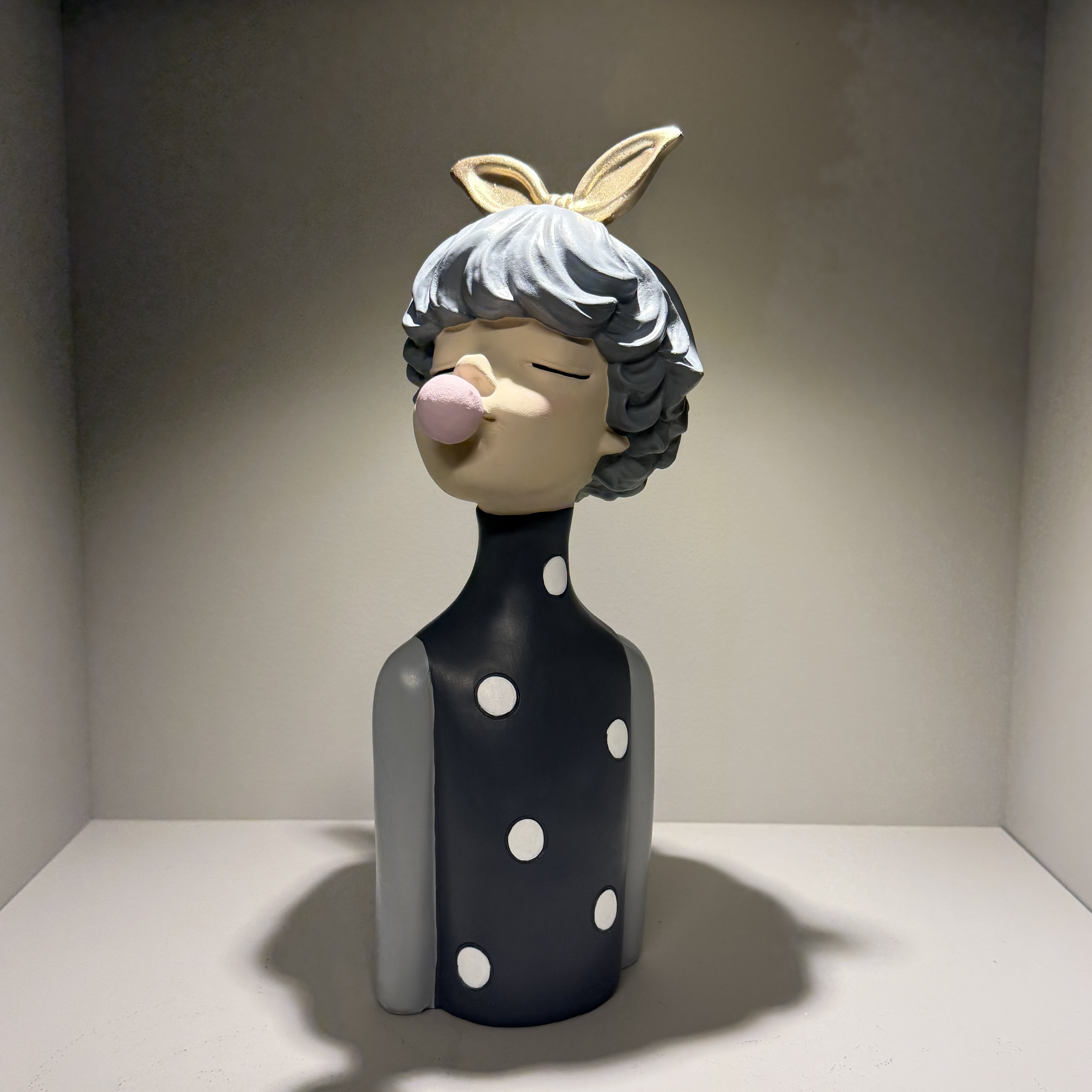 دختر بادکنکی